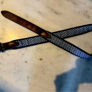 Vineyard Vines fish belt with leather buckle size 30 mens or boys